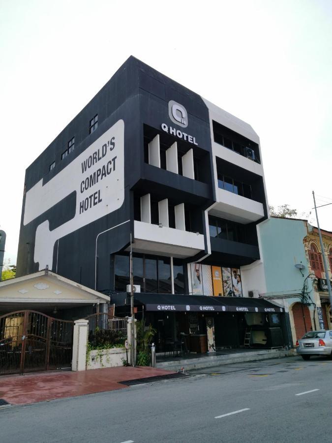 Q Capsule Hotel George Town Exterior photo