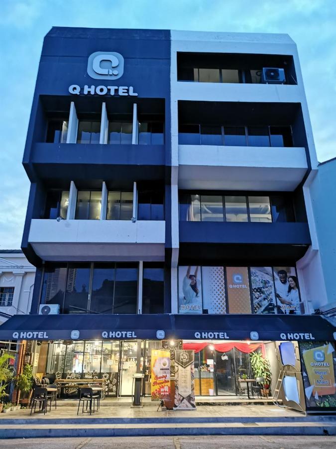 Q Capsule Hotel George Town Exterior photo